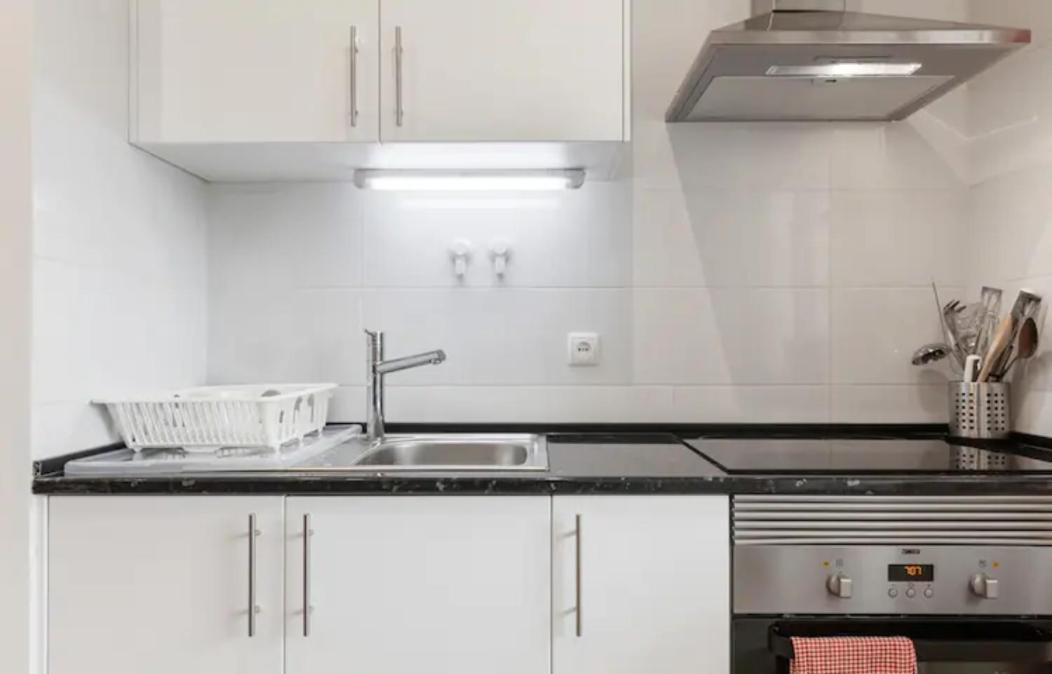 Beautiful 1 Bedroom Apartment Near Benfica Lisbon Exterior photo